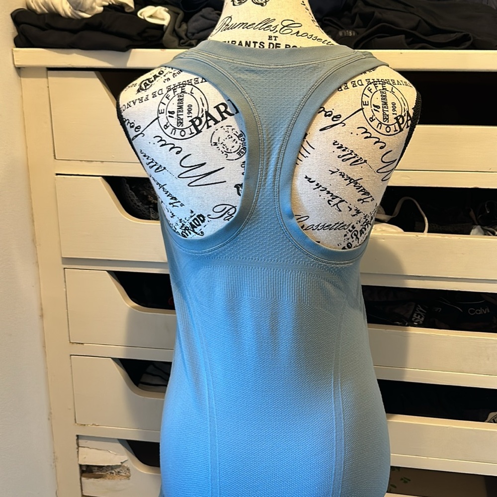 Athleta Tank Top - Picture 2 of 2